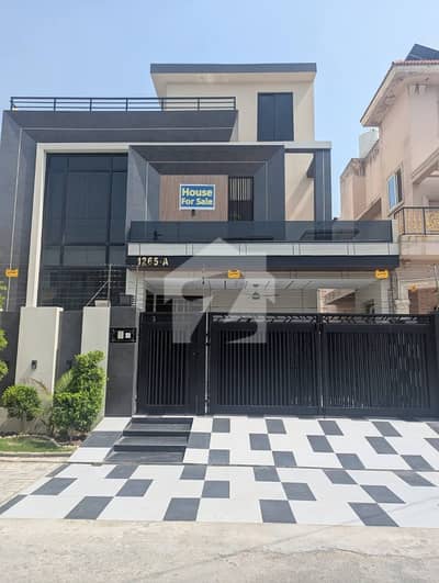 Investors Should Sale This House Located Ideally In Central Park Housing Scheme Investors Should Sale This House Located Ideally In Central Park Housing Scheme