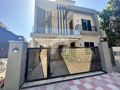 10 Marla house Available for sale in Bahria town phase 5