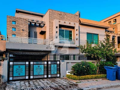 10 Marla House Available For Sale On Urgent Basis