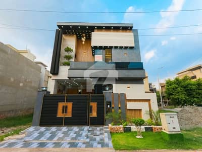 پارک ویو سٹی لاہور میں 4 کمروں کا 5 مرلہ مکان 2.25 کروڑ میں برائے فروخت۔ پارک ویو سٹی لاہور میں 4 کمروں کا 5 مرلہ مکان 2.25 کروڑ میں برائے فروخت۔