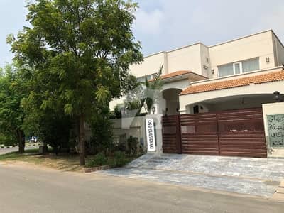 لیک سٹی ۔ سیکٹر ایم ۔ 3 لیک سٹی,رائیونڈ روڈ,لاہور میں 4 کمروں کا 1 کنال مکان 10.25 کروڑ میں برائے فروخت۔ لیک سٹی ۔ سیکٹر ایم ۔ 3 لیک سٹی,رائیونڈ روڈ,لاہور میں 4 کمروں کا 1 کنال مکان 10.25 کروڑ میں برائے فروخت۔