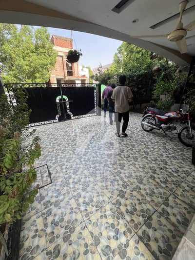 10 Marla Slightly Used House for Sale in Overseas B Block