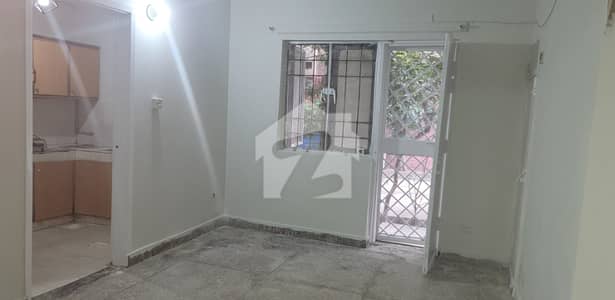 G-11/4 Near Sunday Bazar 2 Bed 865 Square Feet Flat Available For Rent