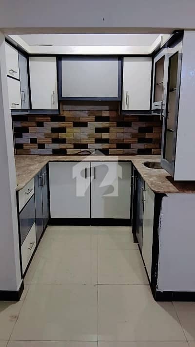 *Trio Tower Diamond City*  *Flat Details* **Project** Trio Tower, Diamond City, Gulshan-e-Maymar **Size** `960 Sq. Ft` **Type** `2 Bed Lounge` **Floor** `1st Floor` **Facing** `East Open`  **Documents** `Transfer File` **Demand** `70 Lakh`