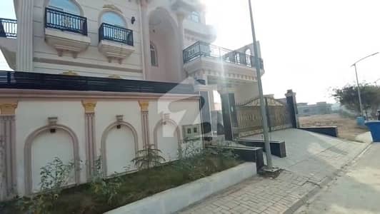 Buy A 1 Kanal House For sale In Top City 1