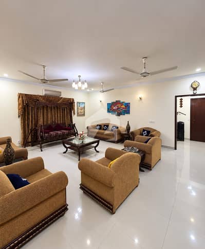 666 SQ. YARDS SLIGHTLY USED WEST-OPEN BUNGALOW FOR SALE DHA PHASE 6, KARACHI 666 SQ. YARDS SLIGHTLY USED WEST-OPEN BUNGALOW FOR SALE DHA PHASE 6, KARACHI