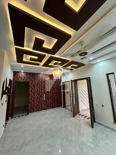 Bahria Nasheman 8 Marla House With 5 KV Solar installation Available for Rent