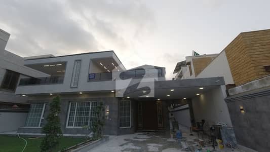 نارتھ ناظم آباد ۔ بلاک ایف نارتھ ناظم آباد,کراچی میں 8 کمروں کا 2 کنال مکان 24.75 کروڑ میں برائے فروخت۔