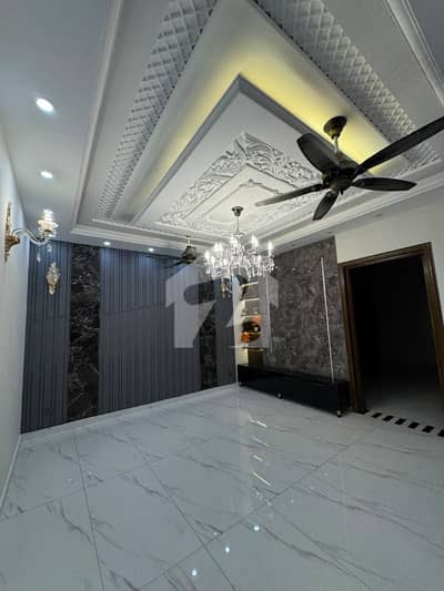 11 MARLA BRAND NEW CORNER LUXURY DOUBLE STORY HOUSE AVAILABLE FOR SALE
