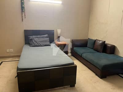 ROOM FOR RENT WITH ALL FACILITIES.