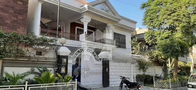 Perfect 300 Square Yards House In Gulshan-e-Iqbal - Block 6 For sale Perfect 300 Square Yards House In Gulshan-e-Iqbal - Block 6 For sale