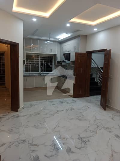 New Brand House 8 Marla available for rent in Bahria Orchard Lahore