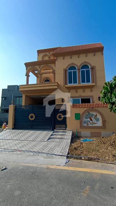 بحریہ نشیمن لاہور میں 3 کمروں کا 5 مرلہ مکان 1.63 کروڑ میں برائے فروخت۔