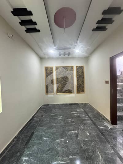 والٹن روڈ لاہور میں 11 مرلہ Studio دفتر 2.1 لاکھ میں کرایہ پر دستیاب ہے۔