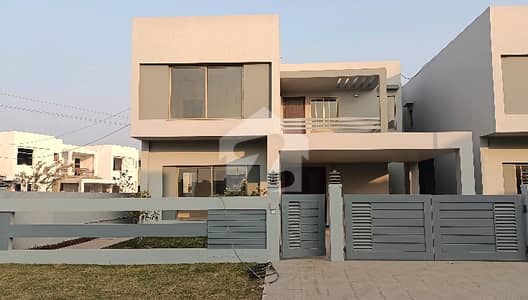 ڈی ایچ اے ولاز ڈی ایچ اے ڈیفینس,ملتان میں 5 کمروں کا 12 مرلہ مکان 3.45 کروڑ میں برائے فروخت۔