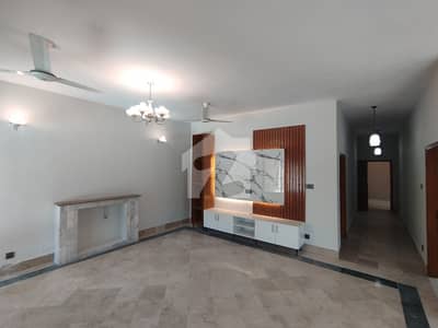 A Beautiful 500y House Is Available For Rent