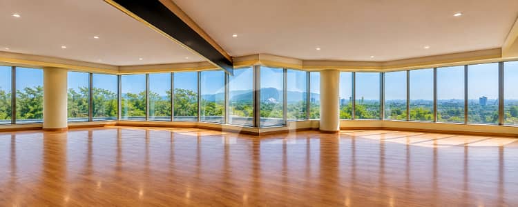 Executive Floor Prime VIP Location Office Is For RENT