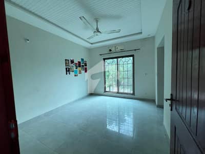 VERY BEAUTIFUL 10 MARLA UPPER PORTION WITH SEPARATE ENTRANCE AVAILABE FOR RENT