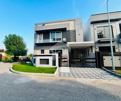 Corner 7 Marla House In Central Citi Housing Society For sale