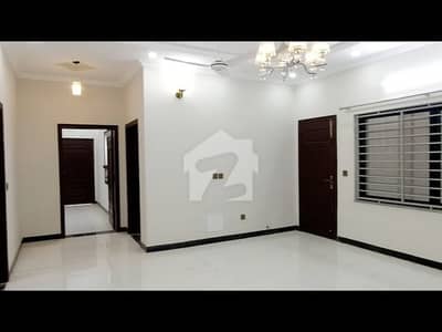 30*60 Full Corner House Available For Rent