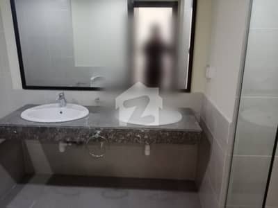 عمار کورل ٹاورز امارکریسنٹ بے,ڈی ایچ اے فیز 8,ڈی ایچ اے ڈیفینس,کراچی میں 2 کمروں کا 8 مرلہ فلیٹ 5.35 کروڑ میں برائے فروخت۔