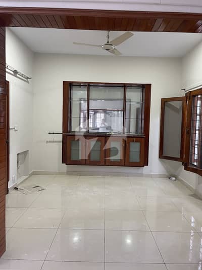 F-11 Double Storey House 4 Bedroom Big Parking Close Street Available For Rent F-11 Double Storey House 4 Bedroom Big Parking Close Street Available For Rent
