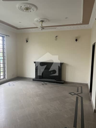 1 kanal beautiful upper portion for rent in wapda town.