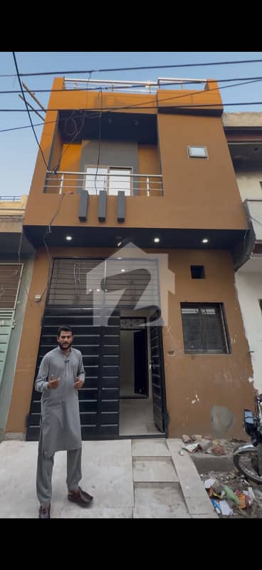 حمزہ ٹاؤن فیز 2 حمزہ ٹاؤن,لاہور میں 3 کمروں کا 2 مرلہ مکان 68.0 لاکھ میں برائے فروخت۔ حمزہ ٹاؤن فیز 2 حمزہ ٹاؤن,لاہور میں 3 کمروں کا 2 مرلہ مکان 68.0 لاکھ میں برائے فروخت۔