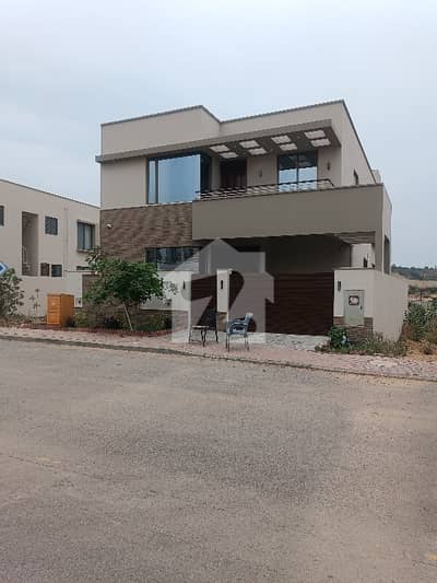 5BED DD WITH BASEMENT 272 SQYD VILLA FOR SALE BAHRIA TOWN PRECINCT 8