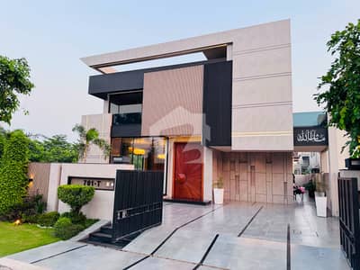 Sophisticated 10 Marla Corner Modern Villa For Sale In DHA Phase 7 Lahore Top Location