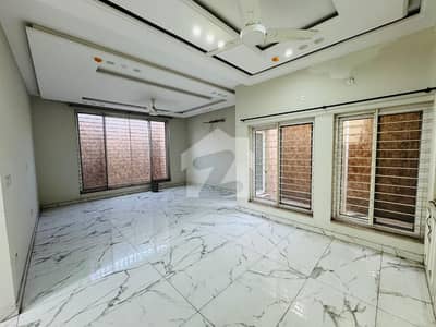 1 KANAL HOUSE FOR RENT IN DHA PHASE 6 WITH BASEMENT PROPER DOUBLE UNITE
