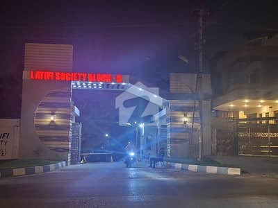 گلستانِ جوہر کراچی میں 6 کمروں کا 16 مرلہ مکان 13.0 کروڑ میں برائے فروخت۔ گلستانِ جوہر کراچی میں 6 کمروں کا 16 مرلہ مکان 13.0 کروڑ میں برائے فروخت۔
