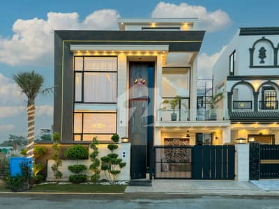 10 Marla Ultra Modern Designer House Near to Mall Mosque & Pine Avenue Road Lake City Block M-6