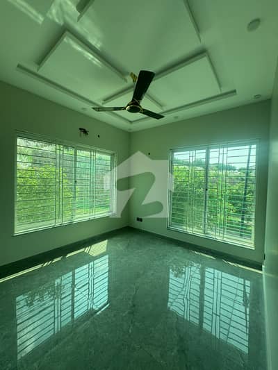 6.5 Marla Corner House For Rent