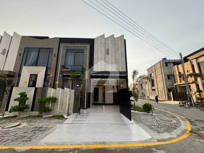 Brand New 5 Marla Corner House For Sale In B Block, Central Park Lahore