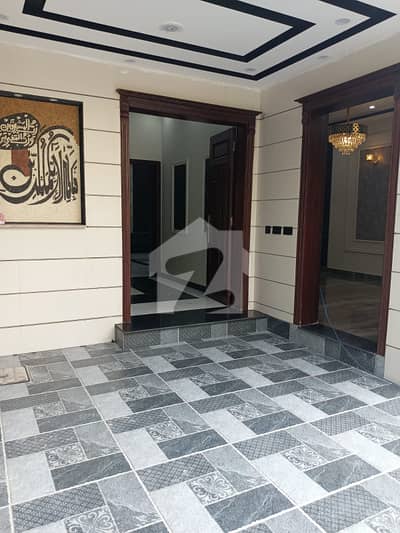 8.5 MARLA BRAND NEW HOUSE IN ARCHITECTS ENGENNRING SOCIETY PRIME LOCATION NEAR TO UCP