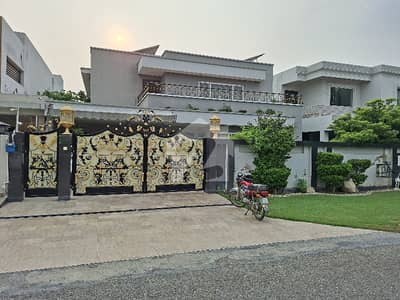 kanal owner built near wateen chowk kanal owner built near wateen chowk