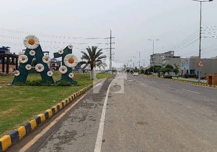 Corner 10 Marla Residential Plot Is Available For Sale In Central Park - Block A1 Top Location Best Investment . . . """ Corner 10 Marla Residential Plot Is Available For Sale In Central Park - Block A1 Top Location Best Investment . . . """
