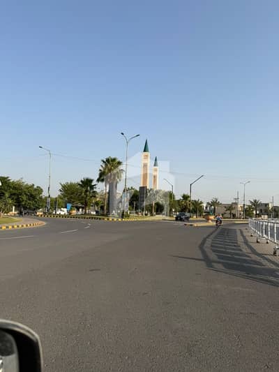 سینٹرل پارک ۔ بلاک بی سینٹرل پارک ہاؤسنگ سکیم,لاہور میں 8 مرلہ کمرشل پلاٹ 4.5 کروڑ میں برائے فروخت۔