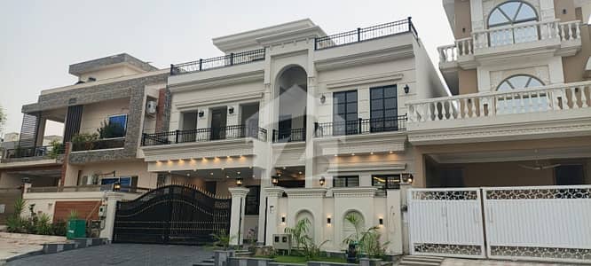 جی ۔ 13 اسلام آباد میں 6 کمروں کا 14 مرلہ مکان 12.0 کروڑ میں برائے فروخت۔