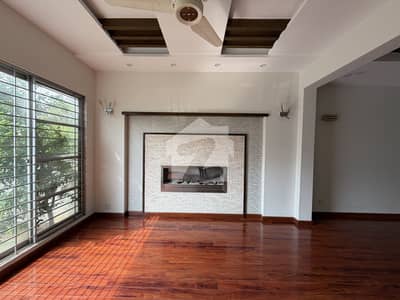 DHA Phase 5 L Block | 10 Marla Owner-Built House | 4 Beds | Servant Quarter