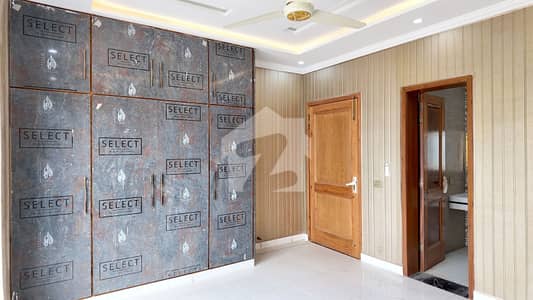 Luxury Furnished 10 Marla HOUSE Available For Rent In Bahria Town Lahore