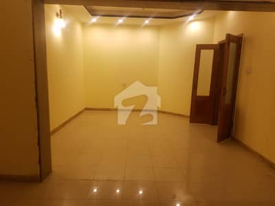 F 10/4 1022 Sq Yards House For Rent