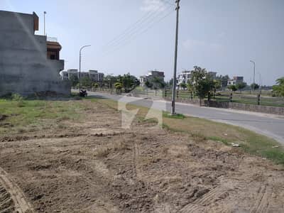 Ideal Location 5 Marla Plot for Sale in AA Block, Central Park Lahore