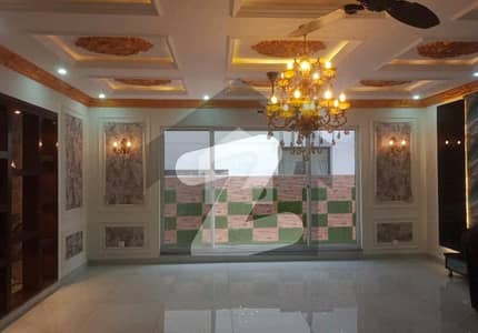 House For Grabs In 8 Marla Lahore House For Grabs In 8 Marla Lahore