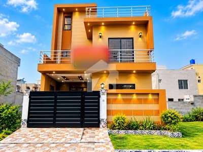 5 MARLA BEAUTIFUL HOUSE FOR SALE | KHAYABAN E AMIN |LAHORE