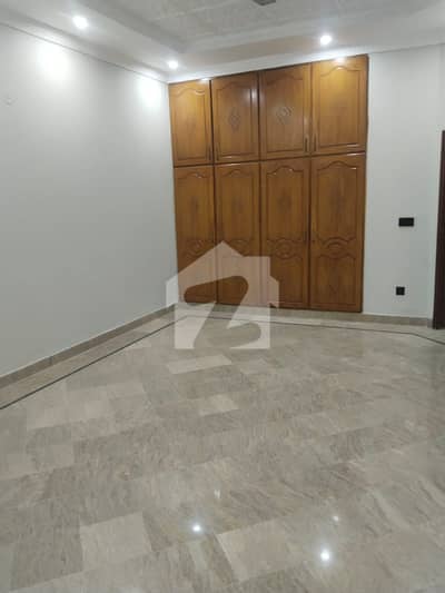 1 Kanal Lower Portion For Rent Near To Emporium Mall