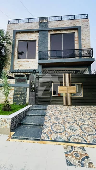 ایل ڈی اے ایوینیو لاہور میں 5 کمروں کا 10 مرلہ مکان 3.5 کروڑ میں برائے فروخت۔
