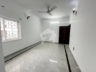 14 MARLA UPPER PORTION AVAILABLE FOR RENT IN I-8/4