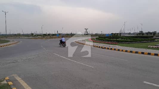 ڈی ایچ اے فیز9 پریزم - بلاک کیو ڈی ایچ اے فیز9 پریزم,ڈی ایچ اے ڈیفینس,لاہور میں 1 کنال رہائشی پلاٹ 3.15 کروڑ میں برائے فروخت۔ ڈی ایچ اے فیز9 پریزم - بلاک کیو ڈی ایچ اے فیز9 پریزم,ڈی ایچ اے ڈیفینس,لاہور میں 1 کنال رہائشی پلاٹ 3.15 کروڑ میں برائے فروخت۔